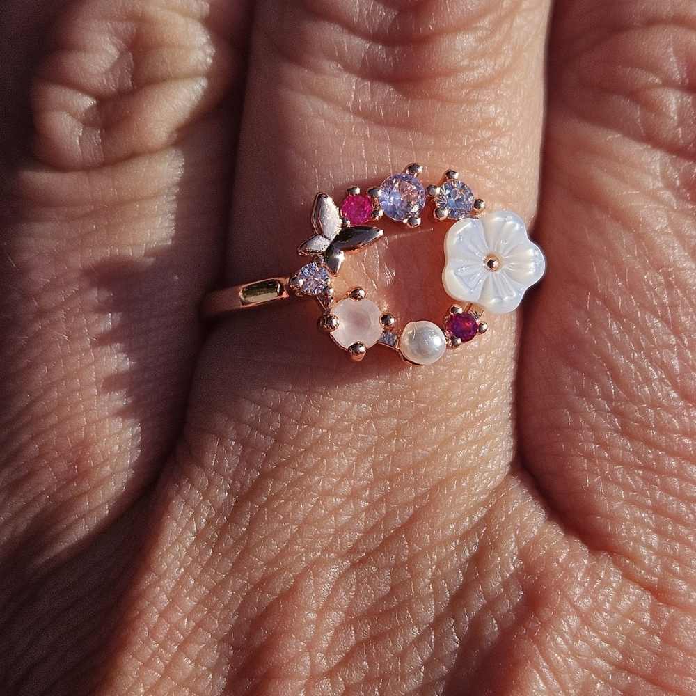 Elegant Floral Rose Gold Ring